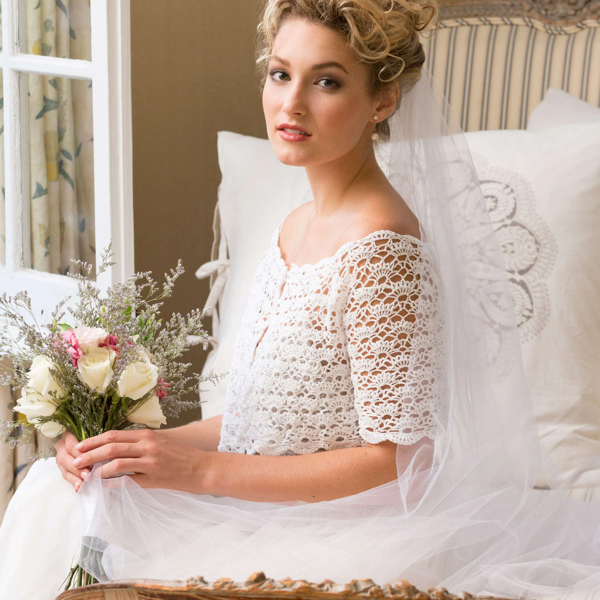 Aunt Lydia's Crochet Exquisite Bridal Topper