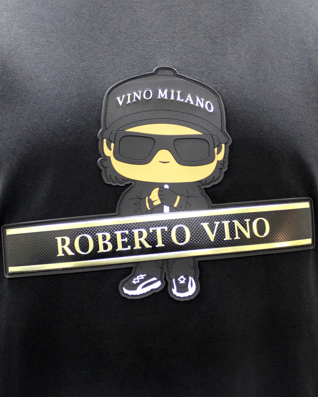 Roberto Vino Italy Black Gold T Shirt